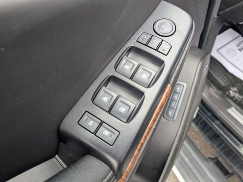 Used 2015 Chevrolet Tahoe LTZ image 16