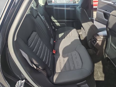 Used 2016 Ford Fusion SE image 18