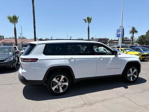 Used 2022 Jeep Grand Cherokee L Limited AWD/4WD image 15