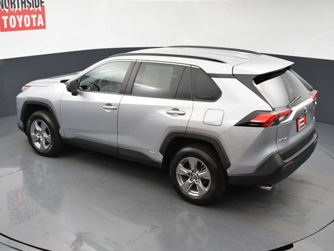 Used 2023 Toyota RAV4 LE AWD/4WD image 18