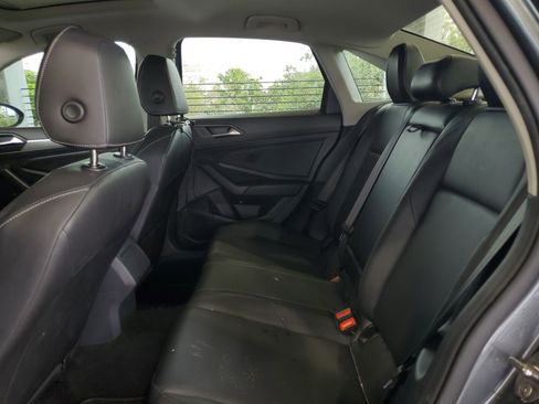 Used 2019 Volkswagen Jetta SE FWD image 9