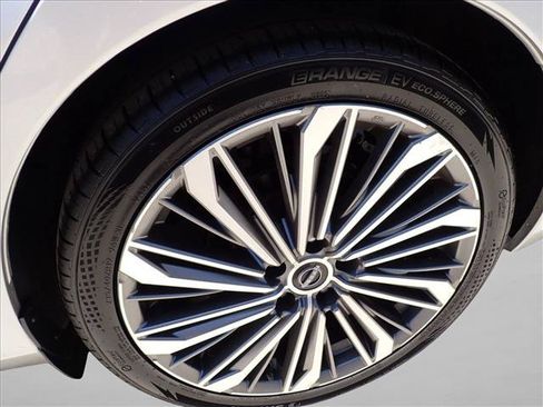 Used 2023 Nissan Altima 2.5 SL FWD image 5