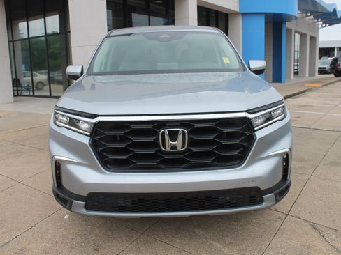 Used 2024 Honda Pilot EX-L image 2