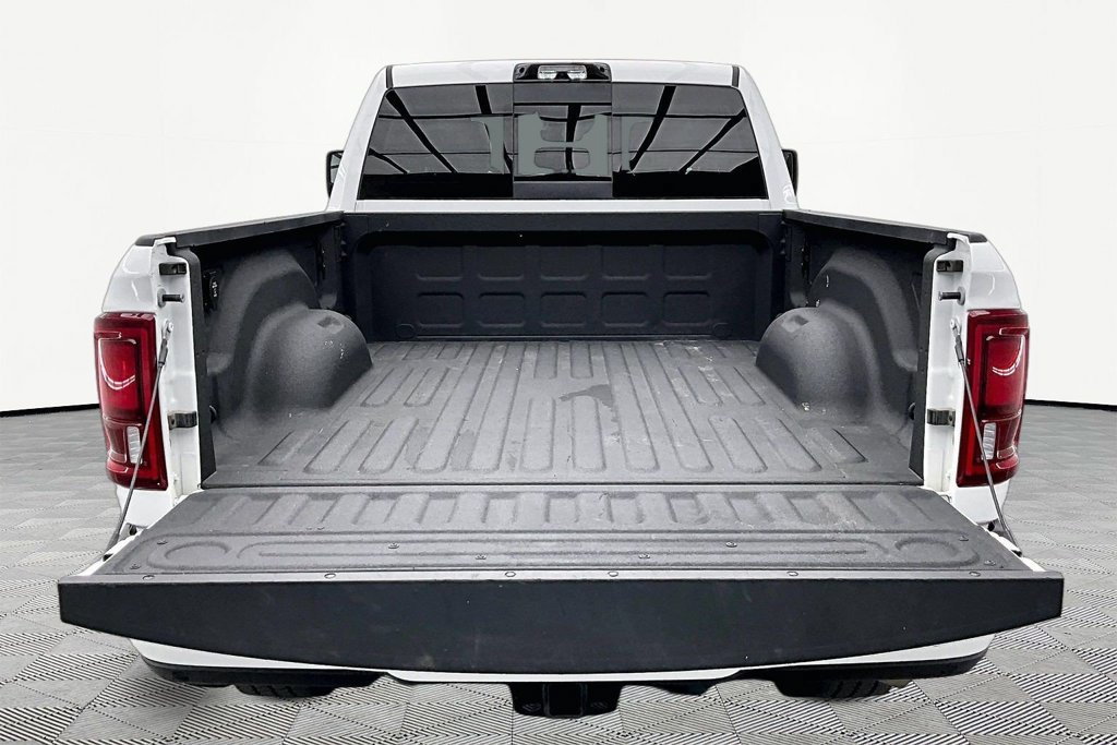 Used 2025 RAM 2500 Laramie AWD/4WD image 17