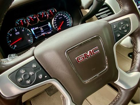 Used 2019 GMC Yukon XL SLT w/ Open Road Package image 45