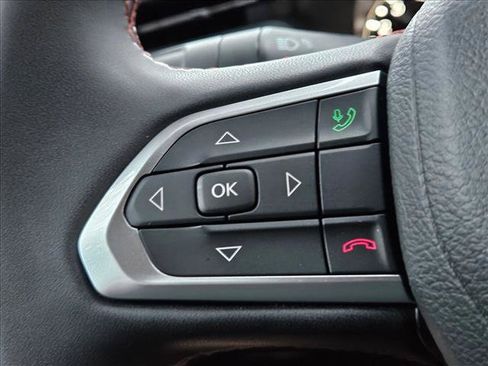 Used 2025 Jeep Compass Trailhawk AWD/4WD image 23