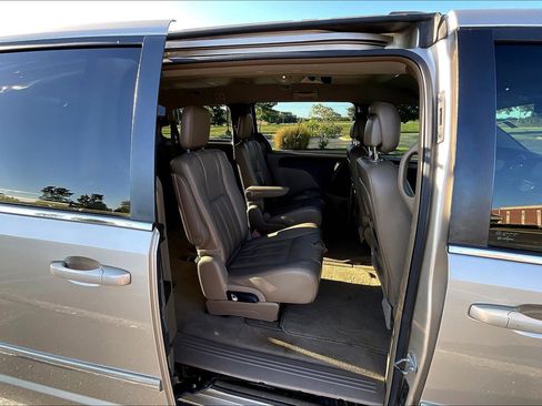 Used 2012 Chrysler Town & Country Touring w/ Entertainment Group #1 image 19