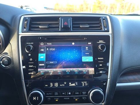 Used 2019 Subaru Outback 2.5i Limited image 11