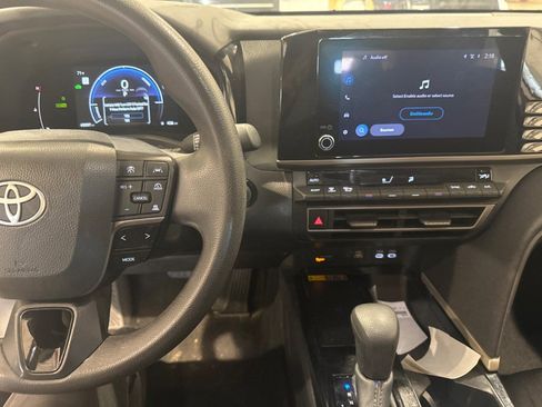 Certified 2025 Toyota Camry LE image 38