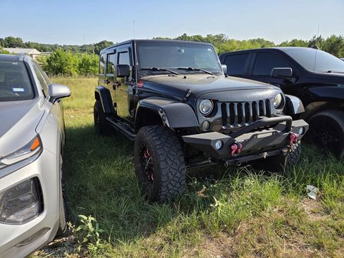 Used 2017 Jeep Wrangler Unlimited Sahara w/ Connectivity Group AWD/4WD image 1