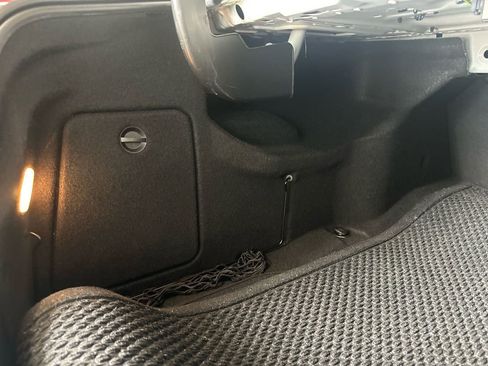 Used 2010 Mercedes-Benz E 350 4MATIC Sedan image 94