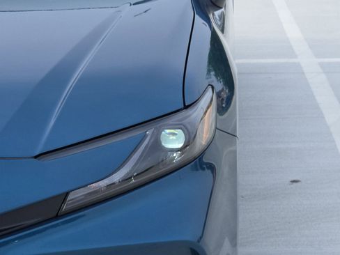 Used 2026 Toyota Camry LE w/ Convenience Package FWD image 11