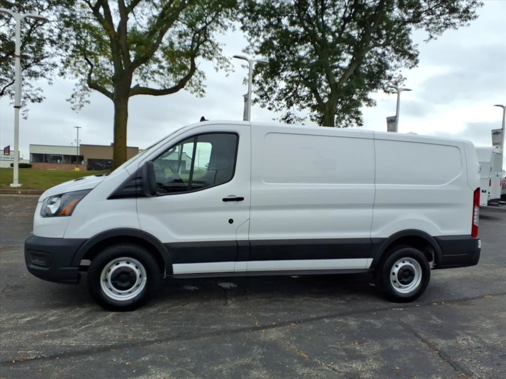 Used 2024 Ford Transit 150 Low Roof RWD image 4