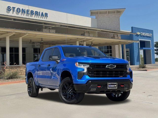 Used 2025 Chevrolet Silverado 1500 LT Trail Boss w/ Convenience Package II AWD/4WD image 1
