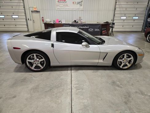 Used 2007 Chevrolet Corvette Coupe w/ Preferred Equipment Group image 6