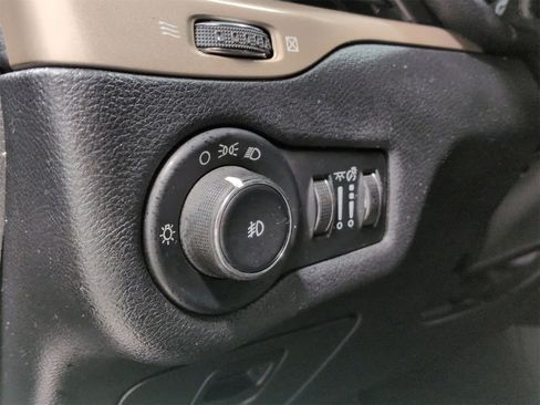 Used 2014 Jeep Cherokee Latitude w/ Cold Weather Group image 19