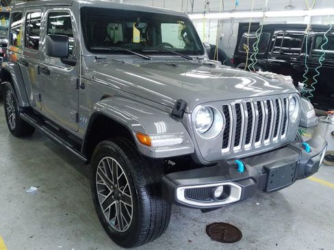 Used 2023 Jeep Wrangler Sahara w/ Cold Weather Group AWD/4WD image 1