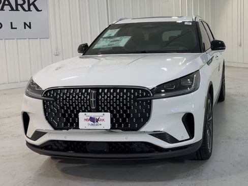 New 2025 Lincoln Aviator Reserve w/ Illumination Package image 4
