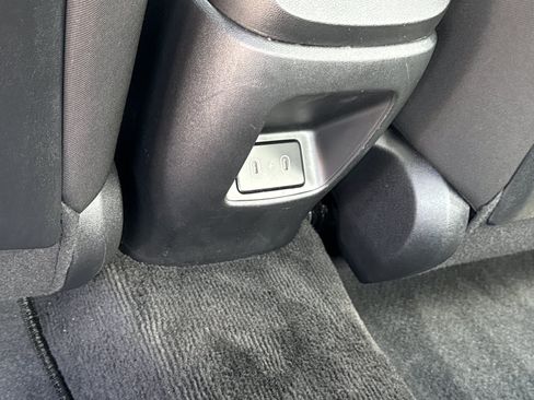 Used 2025 Hyundai Elantra SEL FWD image 14