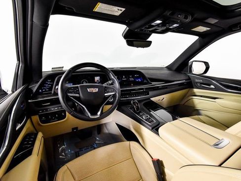 Used 2024 Cadillac Escalade ESV Premium Luxury w/ Performance Package image 26