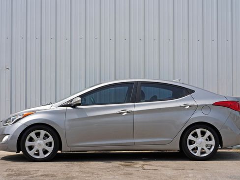 Used 2012 Hyundai Elantra Limited w/ Technology Pkg 5 FWD image 8