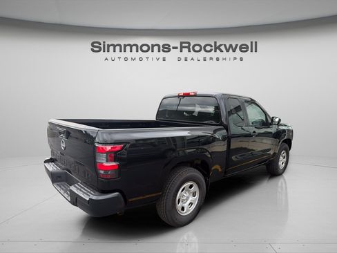 Used 2022 Nissan Frontier S RWD image 5