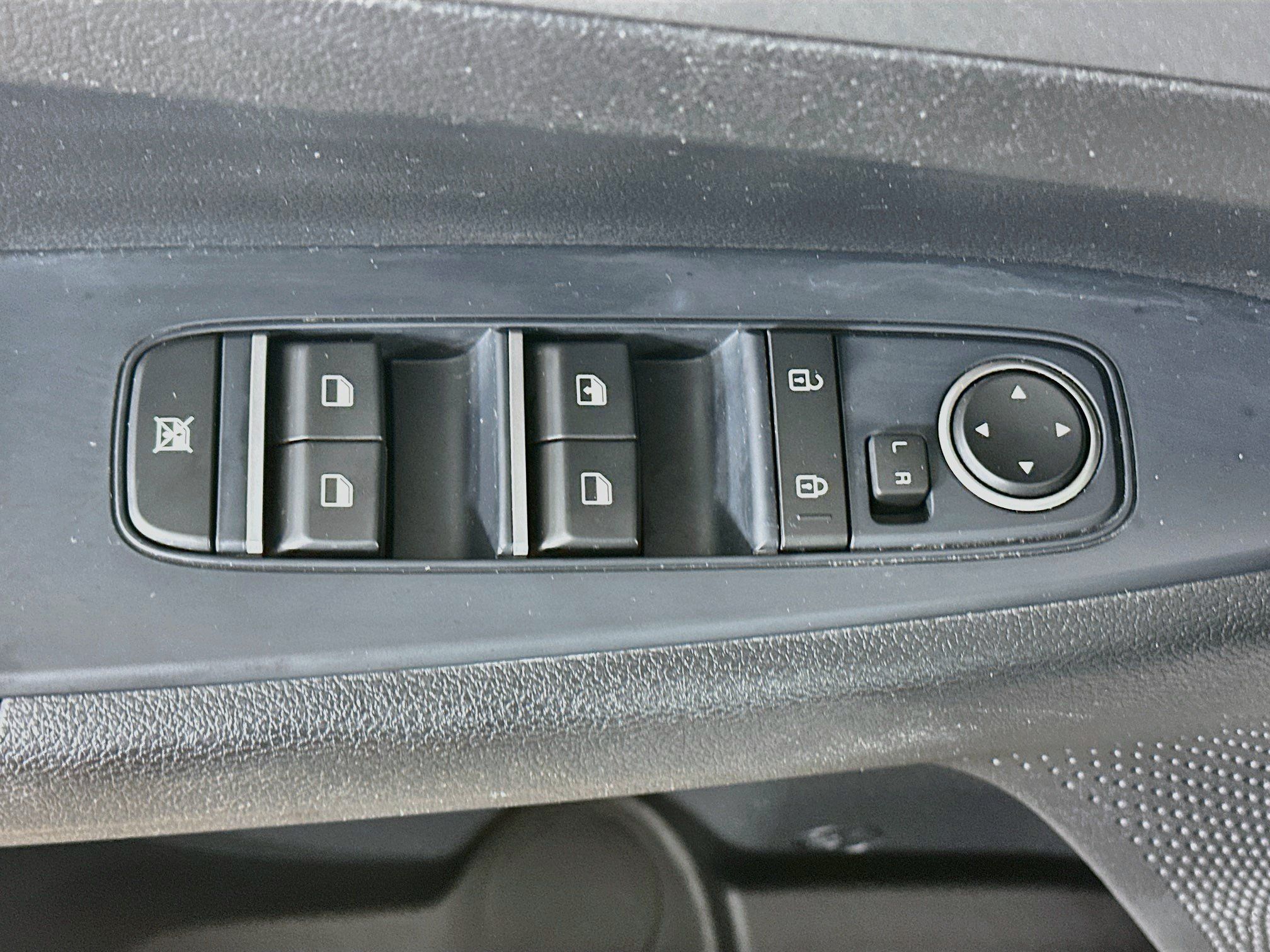 Used 2020 Kia Forte LXS FWD image 15