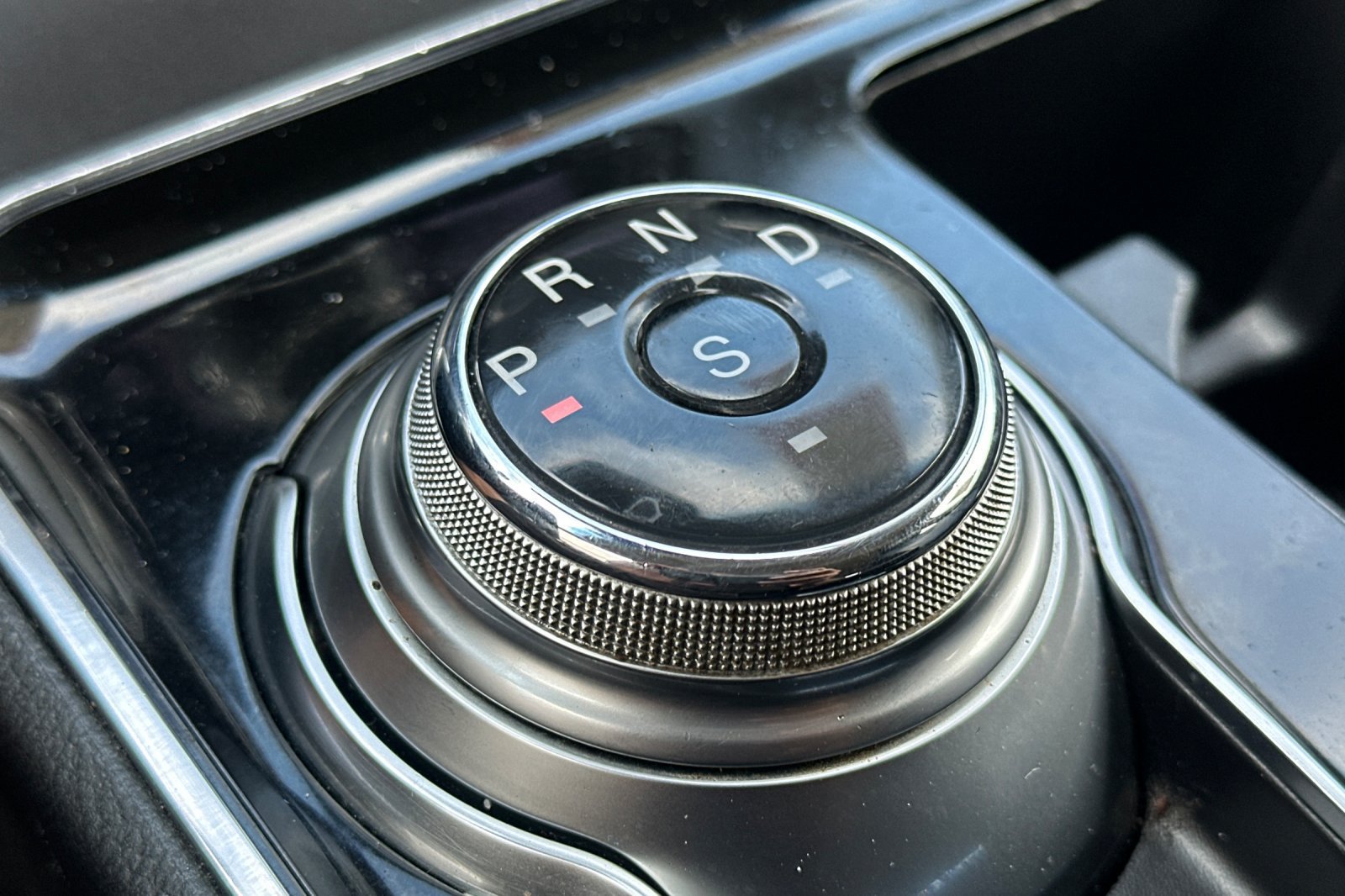 Used 2020 Ford Edge Titanium FWD image 21