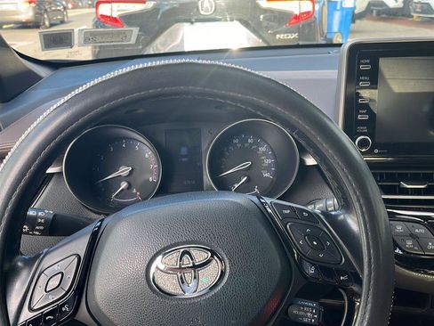Certified 2019 Toyota C-HR Limited image 4