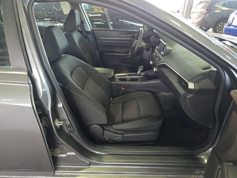 Used 2024 Nissan Altima 2.5 S image 14