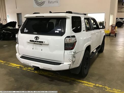 Used 2022 Toyota 4Runner SR5 Premium w/ Moonroof Package RWD image 5