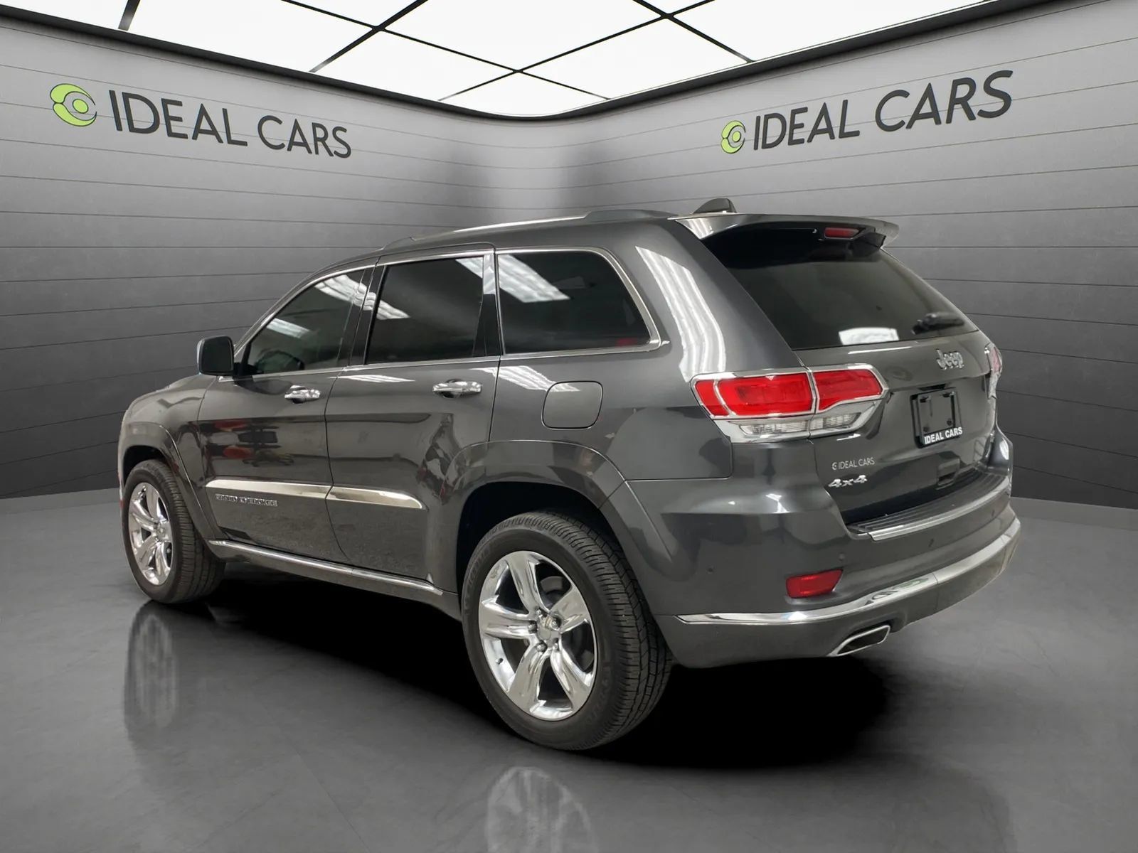 Used 2017 Jeep Grand Cherokee Summit AWD/4WD image 7