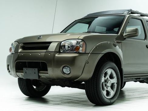 Used 2001 Nissan Frontier S/C image 10