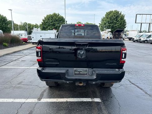 Used 2019 RAM 2500 Laramie w/ Black Appearance Package AWD/4WD image 8