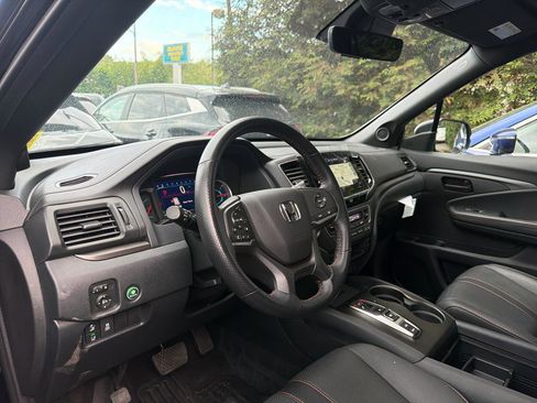 Used 2022 Honda Pilot TrailSport image 18