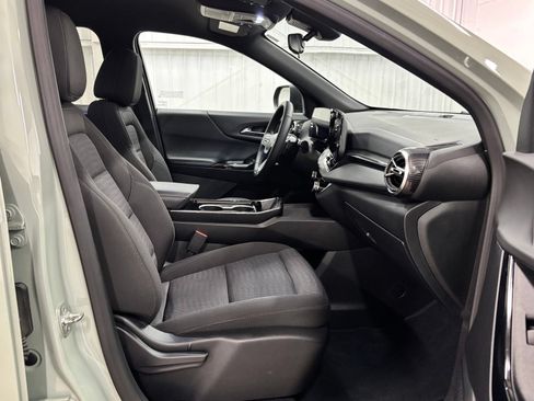 Used 2025 Chevrolet Equinox LT FWD image 22