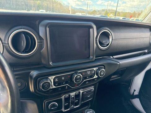 Used 2022 Jeep Wrangler Unlimited Sahara w/ Cold Weather Group image 20