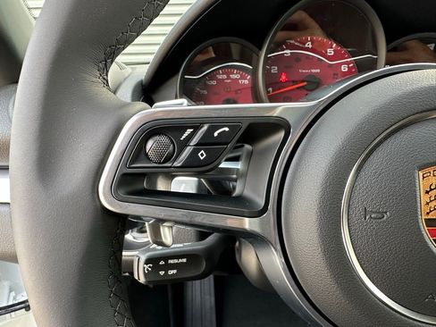 Used 2025 Porsche 718 Boxster image 18