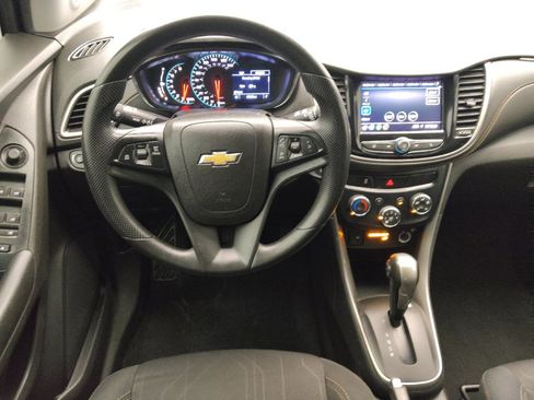 Used 2020 Chevrolet Trax LT image 22