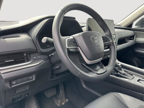 Used 2025 Toyota Grand Highlander FWD image 11