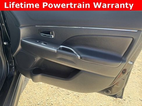 Used 2024 Mitsubishi Outlander Sport SE image 18