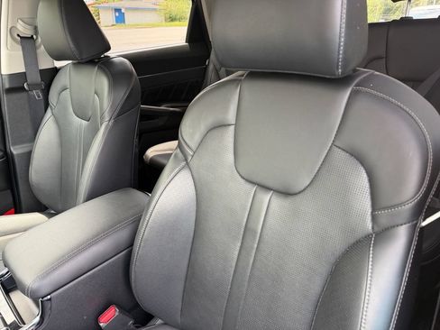 Used 2025 Kia Sorento SX FWD image 13