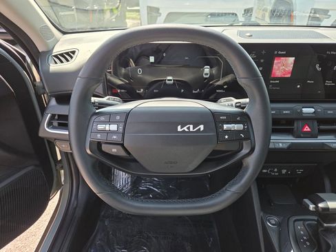 Used 2025 Kia K4 EX FWD image 25