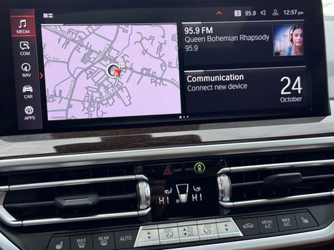 Used 2023 BMW X4 xDrive30i image 29