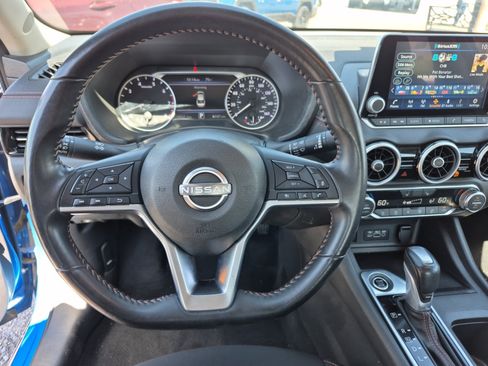 Used 2025 Nissan Sentra SR FWD image 9