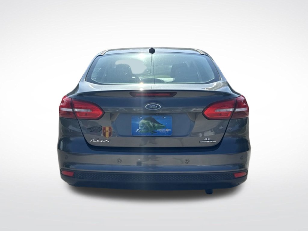 Used 2015 Ford Focus SE w/ Reverse Sensing Package FWD image 7