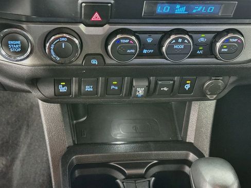 Used 2023 Toyota Tacoma TRD Off-Road w/ Technology Package AWD/4WD image 19