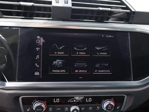 Used 2021 Audi Q3 2.0T Premium w/ Convenience Package AWD/4WD image 29