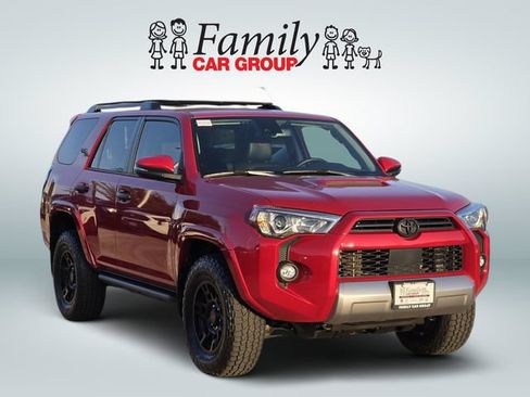 Used 2024 Toyota 4Runner TRD Off-Road Premium w/ Moonroof Package AWD/4WD image 2