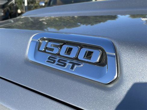 Used 2025 RAM 1500 Laramie w/ Laramie Southwest Edition image 17